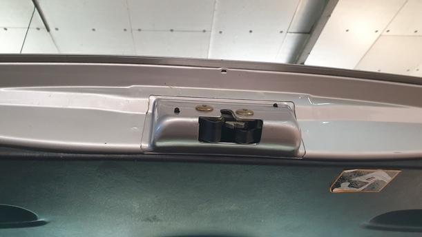 Foto: HECKKLAPPE / HECKDECKEL eines Ford Focus LX