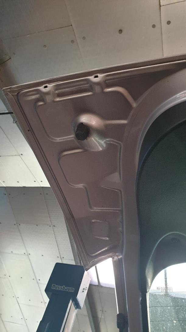 Foto: HECKKLAPPE / HECKDECKEL eines Ford Focus LX