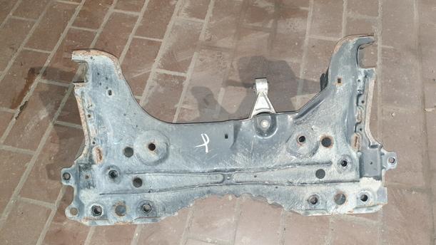 Foto: VORDERACHSTRÄGER / ACHSE VORN eines Ford Focus LX