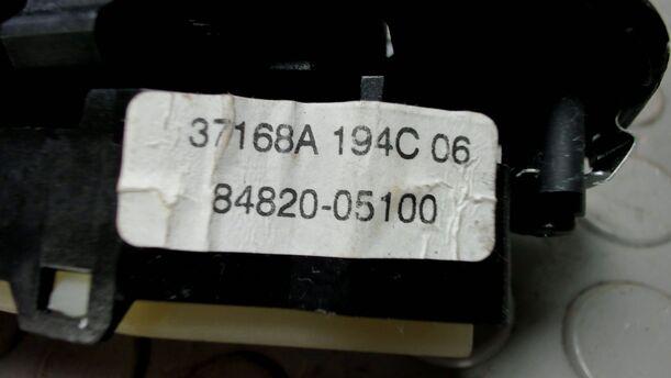 Foto: FENSTERHEBERSCHALTER ( HINTEN ELEKTRISCH ) eines Toyota Avensis 1.8 VVT-i Combi LX