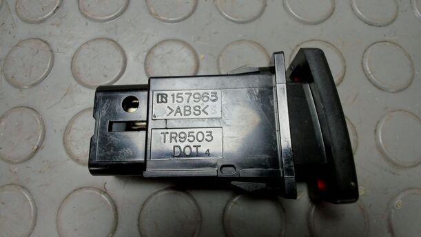 Foto: WARNBLINKSCHALTER eines Toyota Avensis 1.8 VVT-i Combi LX