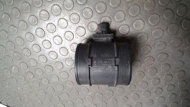 Foto: LUFTMASSENMESSER eines Opel Astra 2.0 CDTI DPF ecoFLEX SportsTourer Start/Stop