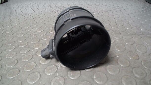 Foto: LUFTMASSENMESSER eines Opel Astra 2.0 CDTI DPF ecoFLEX SportsTourer Start/Stop