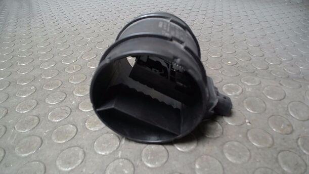 Foto: LUFTMASSENMESSER eines Opel Astra 2.0 CDTI DPF ecoFLEX SportsTourer Start/Stop