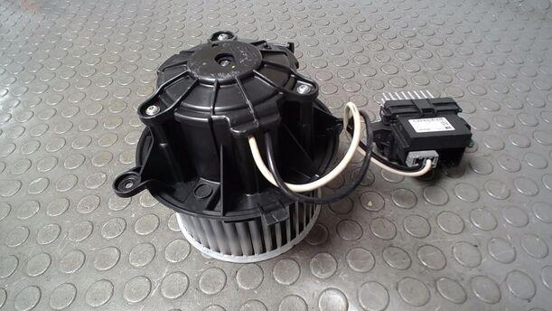 Foto: HEIZUNGSGEBLÄSE eines Opel Astra 2.0 CDTI DPF ecoFLEX SportsTourer Start/Stop