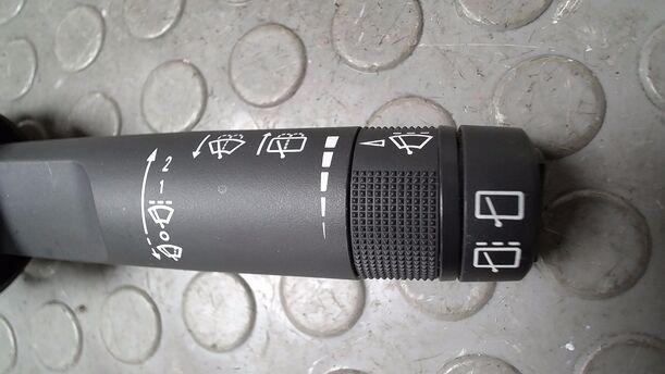 Foto: SCHEIBENWISCHERSCHALTER eines Opel Astra 2.0 CDTI DPF ecoFLEX SportsTourer Start/Stop