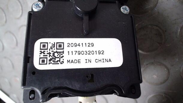 Foto: BLINKSCHALTER/ KOMBISCHALTER eines Opel Astra 2.0 CDTI DPF ecoFLEX SportsTourer Start/Stop