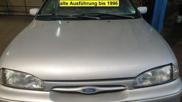 Foto: MOTORHAUBE eines Ford Mondeo LX
