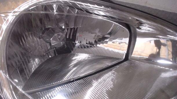 Foto: SCHEINWERFER RECHTS eines Ford Focus LX