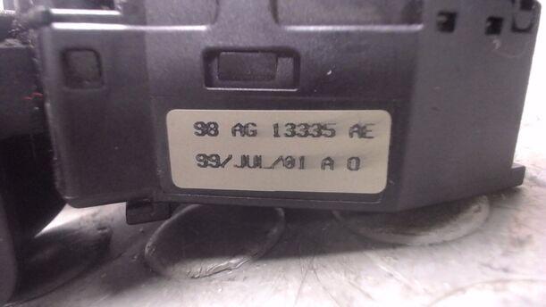 Foto: BLINKSCHALTER / KOMBISCHALTER eines Ford Focus LX