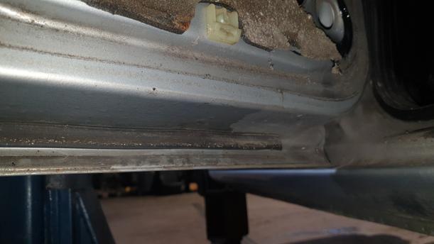 Foto: TÜR HINTEN LINKS eines Ford Mondeo LX
