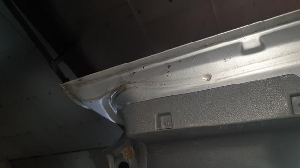 Foto: HECKKLAPPE / HECKDECKEL eines Ford Mondeo LX