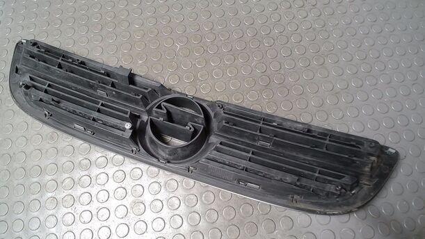 Foto: KÜHLERGRILL eines Opel Zafira 1.6