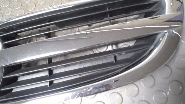 Foto: KÜHLERGRILL eines Opel Zafira 1.6