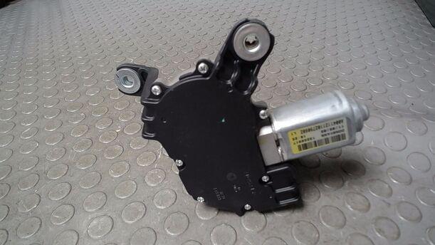 Foto: SCHEIBENWISCHERMOTOR HINTEN eines Opel Astra 2.0 CDTI DPF ecoFLEX SportsTourer Start/Stop