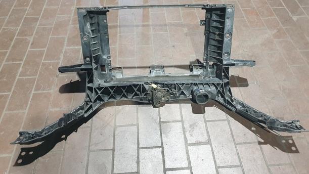 Foto: FRONTBLECH / SCHLOSSTRÄGER eines Ford Fiesta 1.4