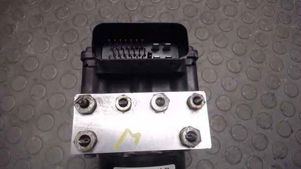 Foto: HAUPTBREMSAGGREGAT ABS eines Ford Focus