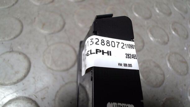 Foto: SCHALTER ESP/ MULTIFUNKTIONSSCHALTER eines Opel Astra 2.0 CDTI DPF ecoFLEX SportsTourer Start/Stop