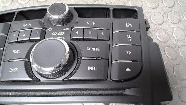 Foto: RADIOBEDIENUNG eines Opel Astra 2.0 CDTI DPF ecoFLEX SportsTourer Start/Stop
