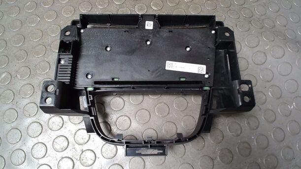 Foto: RADIOBEDIENUNG eines Opel Astra 2.0 CDTI DPF ecoFLEX SportsTourer Start/Stop