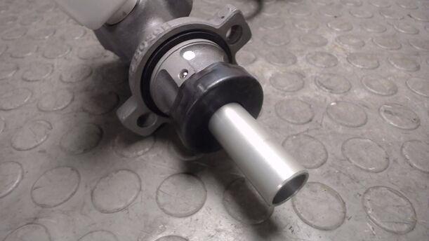 Foto: HAUPTBREMSZYLINDER eines Ford Focus