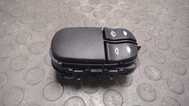 Foto: FENSTERHEBERSCHALTER VORNE LINKS eines Ford Focus