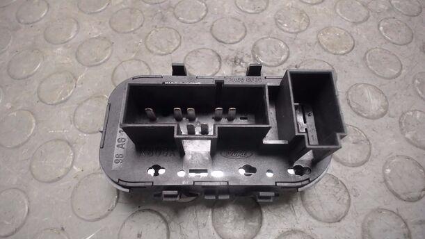 Foto: FENSTERHEBERSCHALTER VORNE LINKS eines Ford Focus