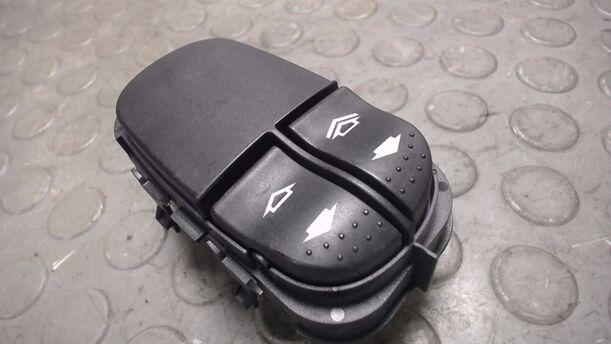 Foto: FENSTERHEBERSCHALTER VORNE LINKS eines Ford Focus