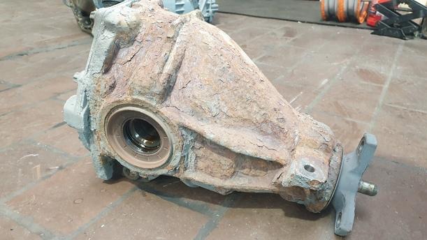 Foto: DIFFERENTIAL / HINTERACHSGETRIEBE eines Mercedes-Benz E 200 T Kompressor
