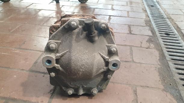 Foto: DIFFERENTIAL / HINTERACHSGETRIEBE eines Mercedes-Benz E 200 T Kompressor