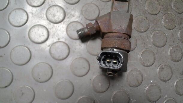 Foto: DIESELEINSPRITZDÜSE/ EINSPRITZVENTIL eines Opel Astra 2.0 CDTI DPF ecoFLEX SportsTourer Start/Stop
