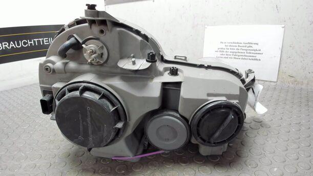 Foto: SCHEINWERFER LINKS eines Mercedes-Benz E 200 T Kompressor