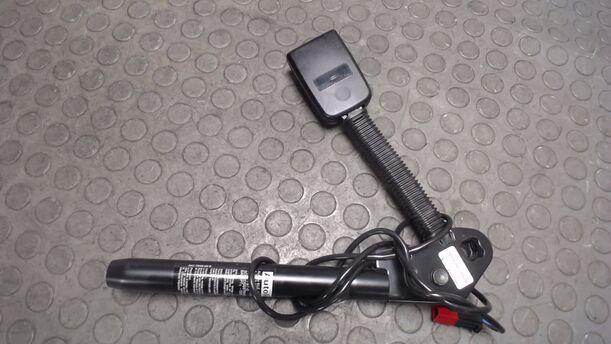 Foto: GURTSTRAFFER VORNE LINKS eines Ford Focus