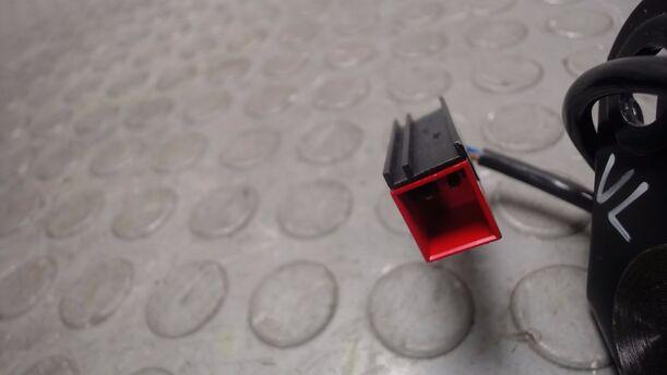 Foto: GURTSTRAFFER VORNE LINKS eines Ford Focus