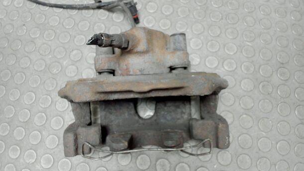 Foto: BREMSSATTEL VORNE LINKS eines Mercedes-Benz E 200 T Kompressor