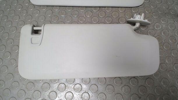 Foto: SONNENBLENDEN eines Opel Astra 2.0 CDTI DPF ecoFLEX SportsTourer Start/Stop