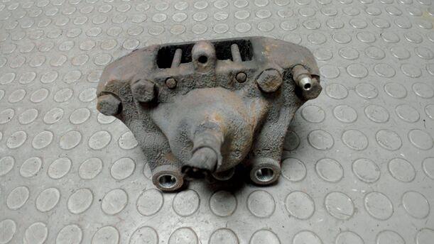 Foto: BREMSSATTEL HINTEN LINKS eines Mercedes-Benz E 200 T Kompressor