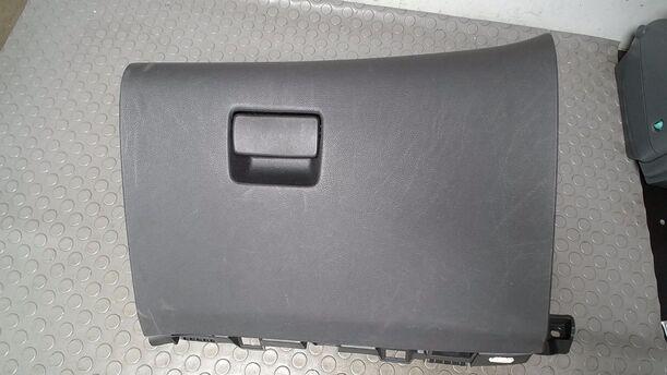 Foto: HANDSCHUHFACH eines Opel Astra 2.0 CDTI DPF ecoFLEX SportsTourer Start/Stop