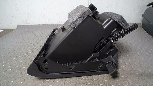 Foto: HANDSCHUHFACH eines Opel Astra 2.0 CDTI DPF ecoFLEX SportsTourer Start/Stop