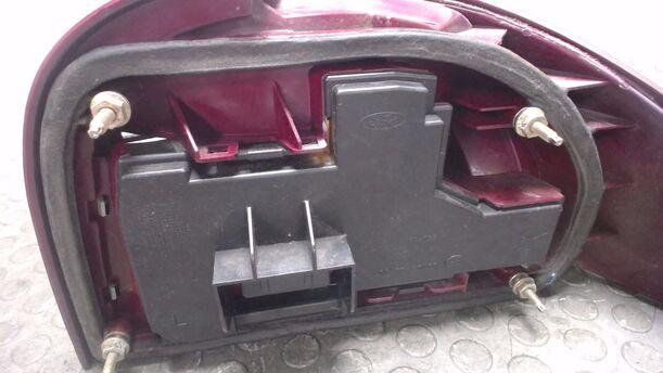 Foto: HECKLEUCHTE LINKS eines Ford Mondeo
