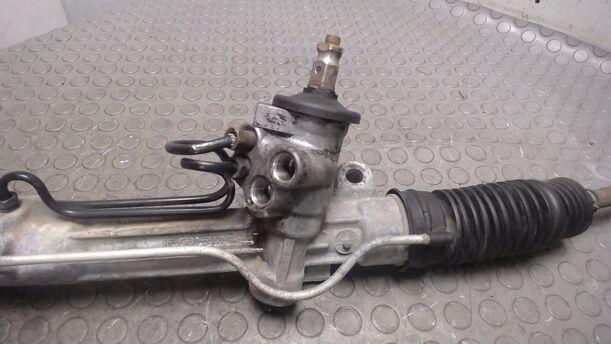 Foto: SERVOLENKUNG / LENKGETRIEBE eines Ford Mondeo