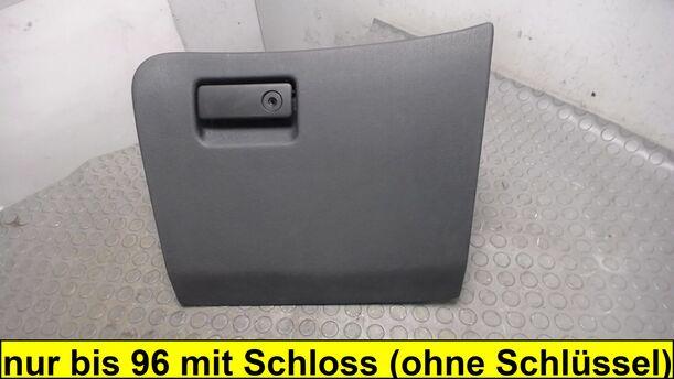 Foto: HANDSCHUFACH eines Ford Mondeo