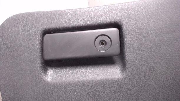 Foto: HANDSCHUFACH eines Ford Mondeo