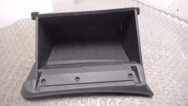 Foto: HANDSCHUFACH eines Ford Mondeo
