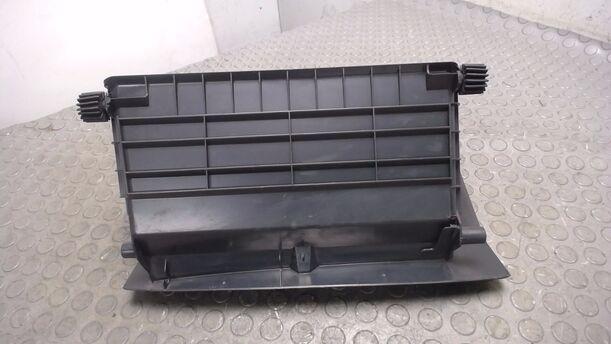 Foto: HANDSCHUFACH eines Ford Mondeo