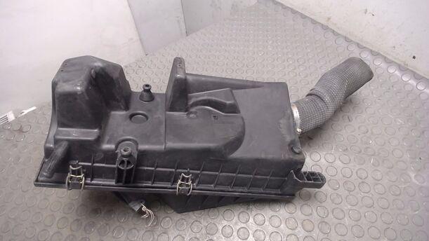 Foto: LUFTFILTERKASTEN eines Ford Mondeo