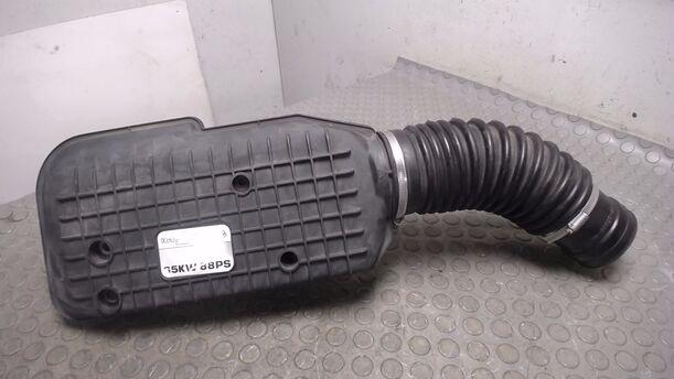 Foto: RESONANZKÖRPER / ANSAUGGEHÄUSE eines Ford Mondeo