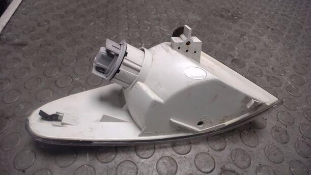 Foto: BLINKER LINKS eines Ford Mondeo