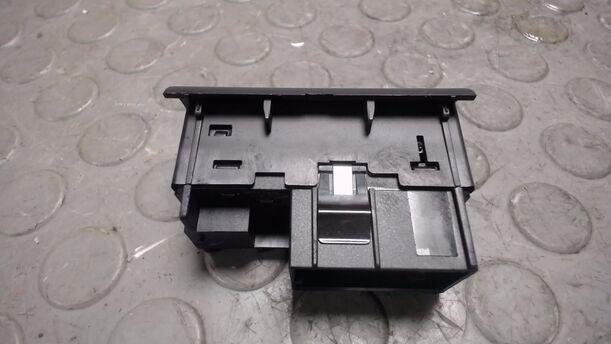 Foto: SCHALTER FRONTSCHEIBENHEIZUNG eines Ford Mondeo