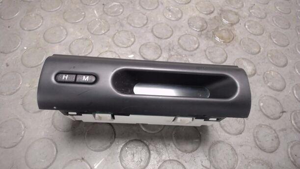 Foto: UHR eines Ford Mondeo